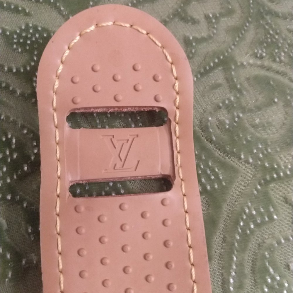 Louis Vuitton Extra Large Strap Pad - Picture 8 of 8